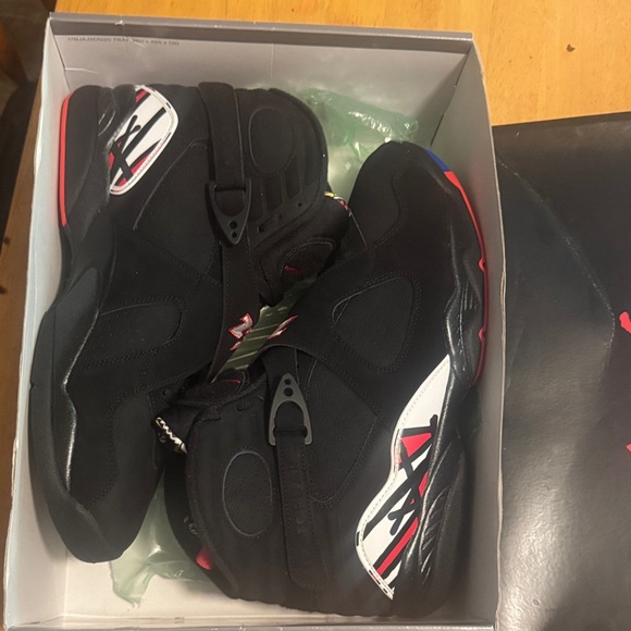 Jordan Black Shoe Box with Red and White Accents - Picture 3 of 7